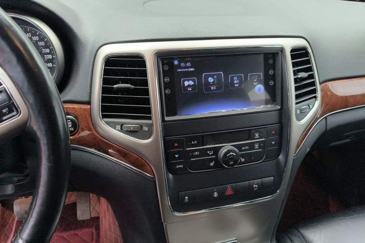 Used Jeep Grand Cherokee 2011 3.6L Luxury Edition
