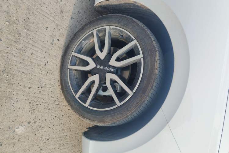 Used Roewe D6 2025 450km Deluxe Edition
