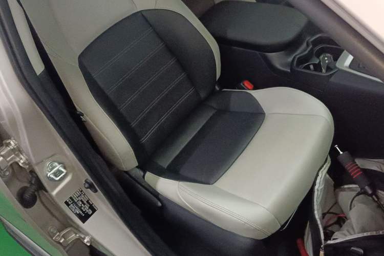 Used Toyota Wildlander 2022 2.0L CVT Two-Wheel Drive Luxury PLUS Edition Right Front Seat