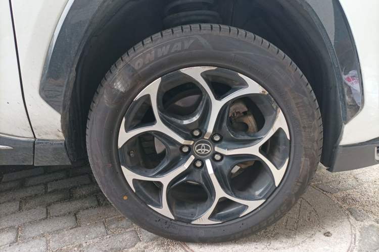 Used Toyota Wildlander New Energy 2021 High-Performance Edition 2.5L Four-Wheel Drive Powerful Version Right Front Wheel Hub