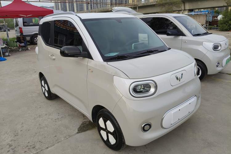 Used Wuling Hongguang MINIEV 2024 3rd Generation 215km Advanced Version Exterior 1