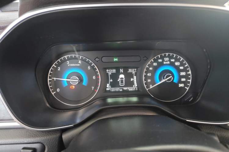 Used Dongfeng Fengon 580 2017 1.5T CVT Smart Connectivity Model
