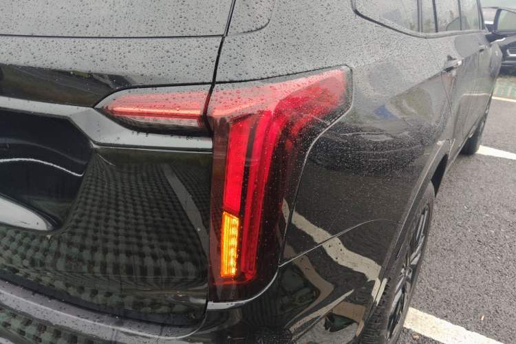 Used Cadillac XT6 2022 2.0T Six-Seater Two-Wheel-Drive Luxury Version
