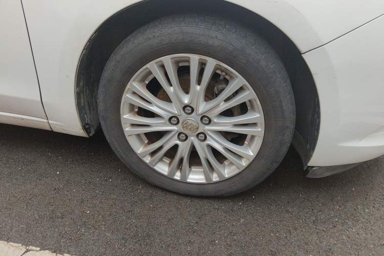 Used Buick GT 2016 15N Automatic Elite Edition Right Front Wheel Hub