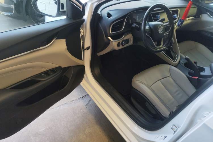 Used Buick GT 2018 15T Dual-Clutch Elite Model China V Standard Driver Seat