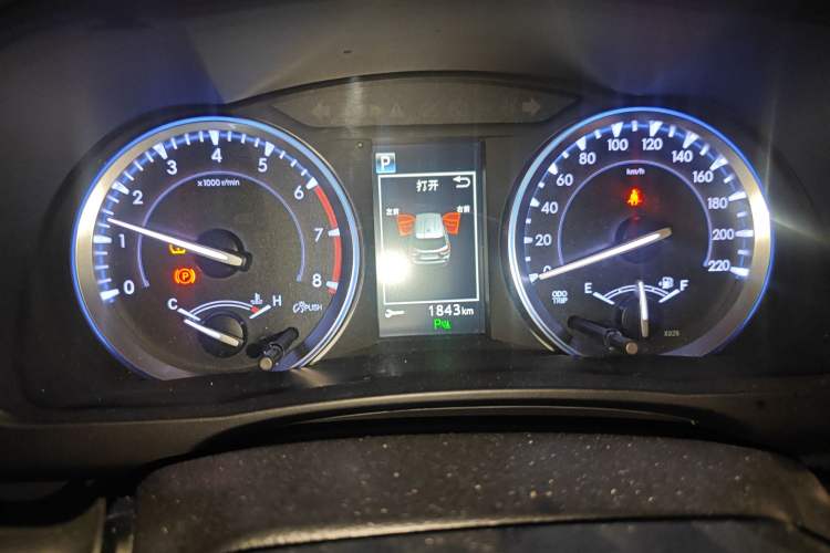 Used Toyota Highlander 2018 2.0T Four-Wheel Drive Luxury Edition 7 Seats China V Emission Standard