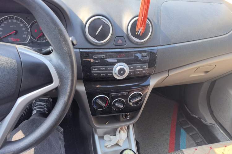 Used Changan Alsvin V3 2015 1.4L Manual Meiruan Model China V Standard