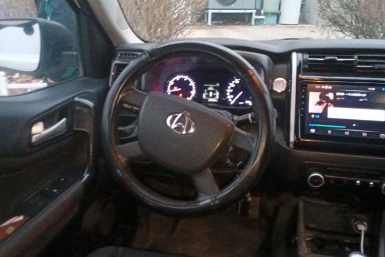 Used CHANGAN OSHAN X70A 
