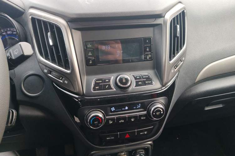 Used CHANGAN CS15 2016 1.5L Manual Fashion Edition
