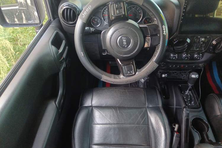 Used Jeep Wrangler 2012 3.6L Sahara Four-Door Edition