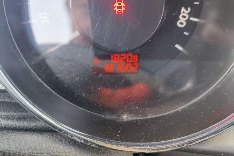 Used Peugeot 3008 2015 2.0L Automatic Trend Edition
