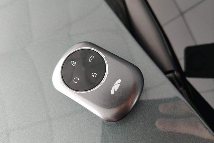 Used Fengyun A8L 2025 1.5 TGDI 145 km Luxury Version Interior 1