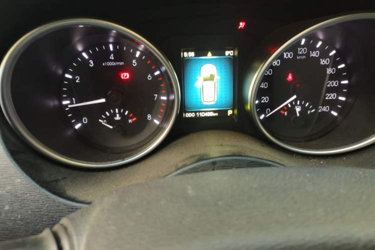 Used Haval H6 Coupe 2015 Blue Label 2.0T Automatic Two-Wheel Drive Prestige Model Odometer Close Up