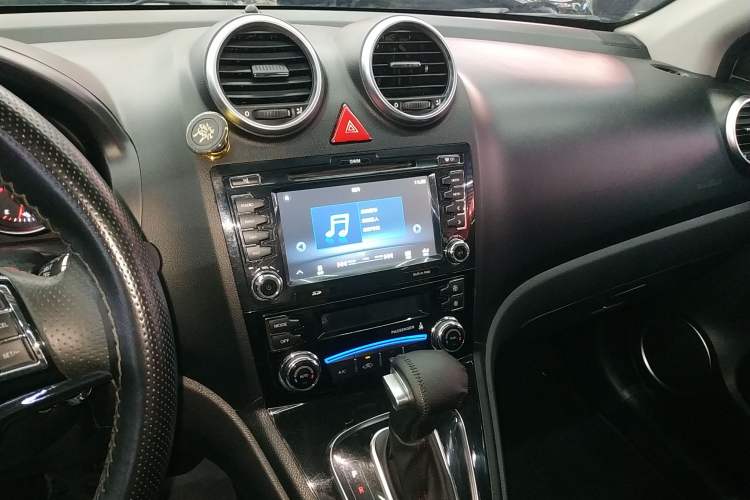 Used Haval H6 2016 Upgraded Model 1.5T Automatic Two-Wheel Drive Elite Version