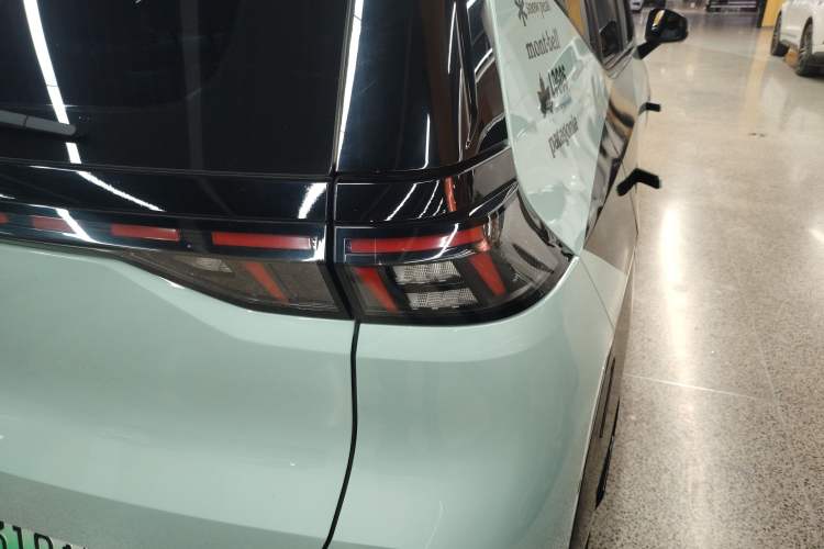 Used AION Y 2022 70 Tech Edition Lithium Iron Phosphate