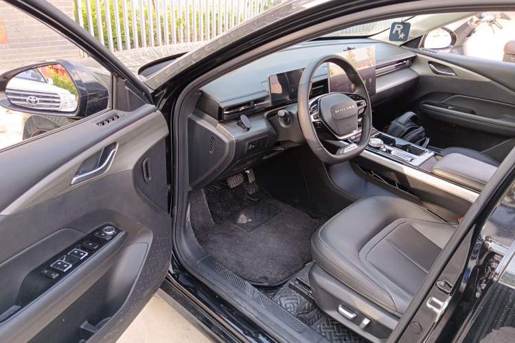 Used Wuling Xingguang 2024 Co-Creation Edition 510 Advanced Model Driver Seat