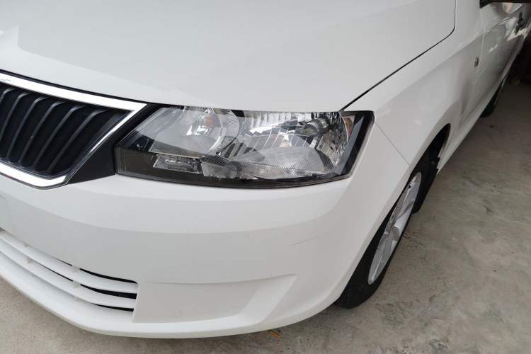 Used Skoda Rapid 2016 1.6L Manual Front-Wheel-Drive Version