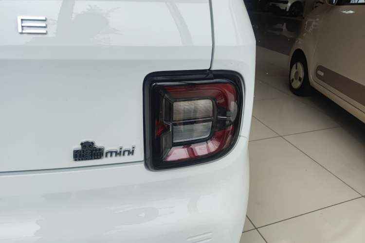 Used Geely Galaxy Panda 2024 Panda Mini 200km Endurance Bear Right Rear Taillight