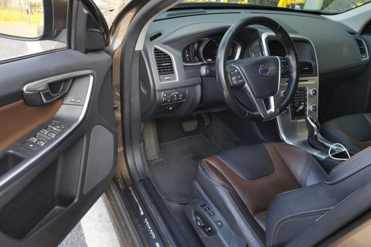 Used Volvo XC60 2017 T5 AWD Smart Range Edition