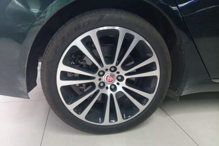 Used Jaguar XFL 2024 2.0T P250 Two-Wheel Drive Prestige Luxury Edition