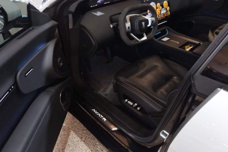 Used Avatr 12 2024 Updated Version 700 Three-Laser Rear-Wheel Drive Luxury Edition