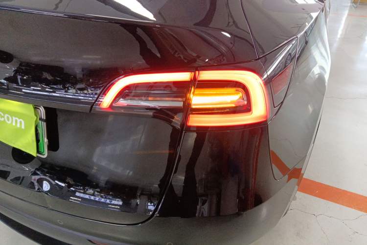 Used Tesla Model Y 2021 Standard Range Rear-Wheel Drive Version
