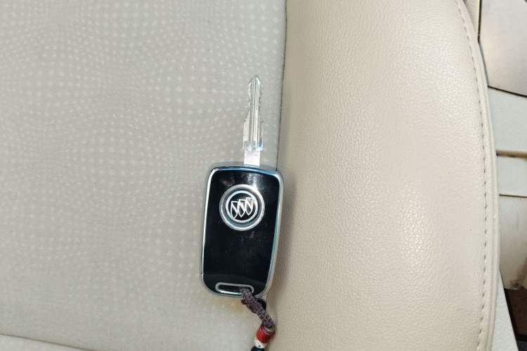 Used Buick Excelle 2013 1.5L Automatic Classic Model
