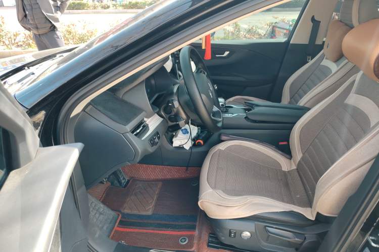 Used Hongqi E-QM5 2023 620km PLUS
