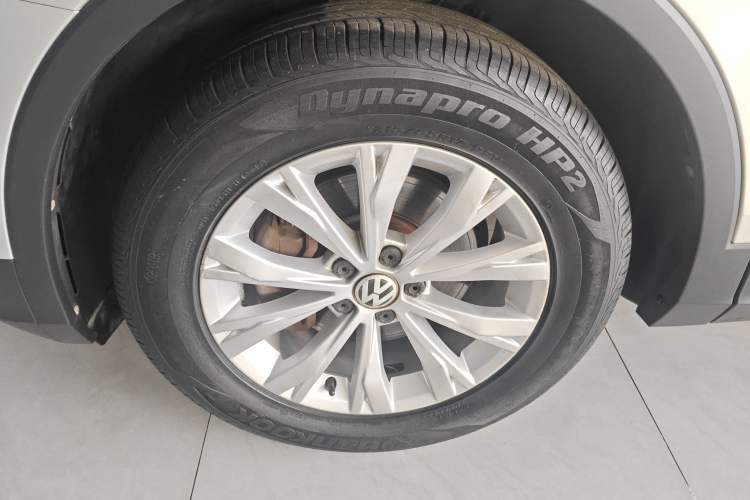 Used Volkswagen Tiguan L 2017 330TSI Automatic Two-Wheel Drive Luxury Edition Exterior 4