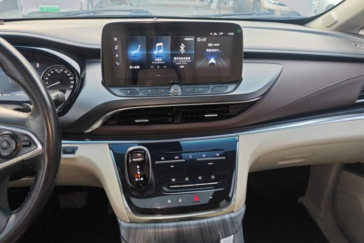 Used Buick GL8 2021 Land Cruiser Executive Class 652T Luxury Model