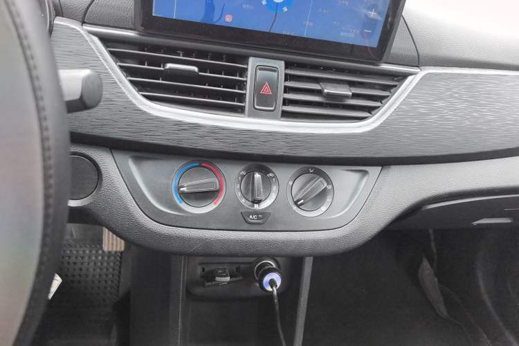 Used Baojun 310 2016 1.2L manual Comfort trim level