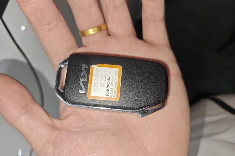 Used Kia kx1 Stonic 2021 1.4L CVT Sunroof Model Vehicle Key
