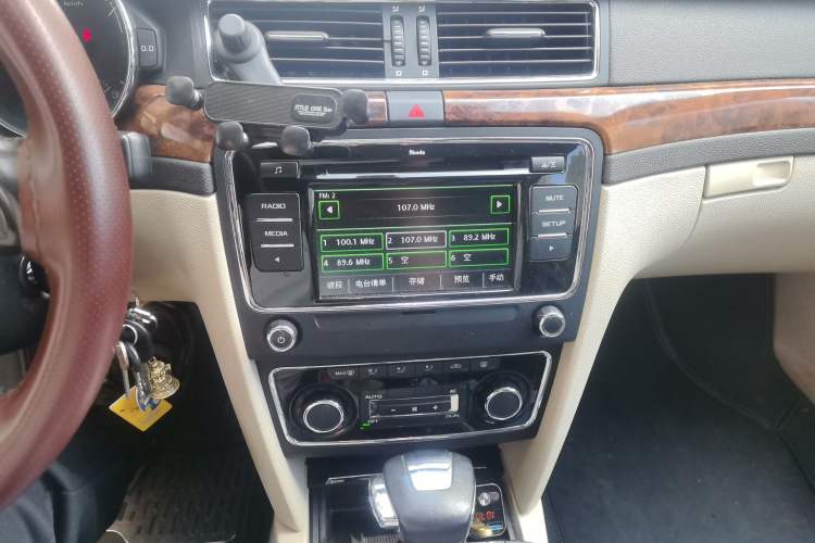 Used Skoda Superb 2012 1.8TSI Automatic Prestige Edition Audio And AC Panel