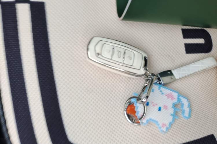 Used Geely Auto Emgrand 2017 Hatchback RS Million Edition 1.5L CVT Upward Version
