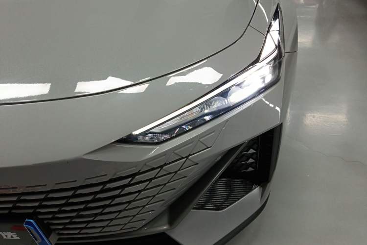 Used CHANGAN UNI-V 2022 1.5T Prestige Version