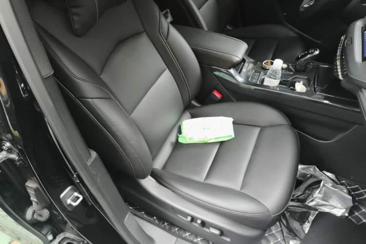 Used Cadillac XT4 2022 28T Two-Wheel-Drive Luxury Version
