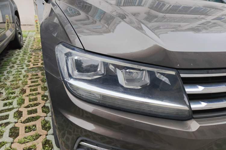 Used Volkswagen Tiguan L 2019 330TSI Automatic Two-Wheel Drive Smart Luxury Version China V Emission Standard