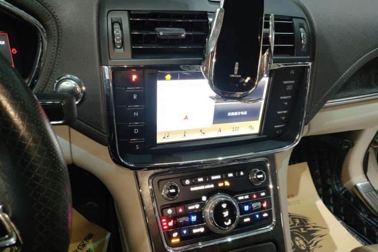 Used Lincoln Continental 2019 2.0T Two-Wheel Drive Prestige Version China VI Standard
