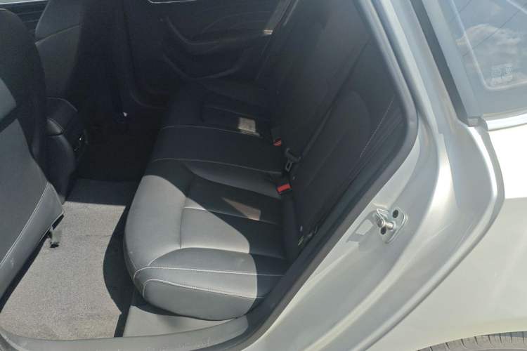 Used Roewe i6 New Energy 2017 45T Hybrid Connect & Smart Enjoyment Edition