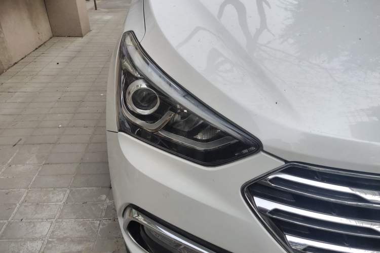 Used Hyundai Santa Fe 2017 2.0T Automatic All-Wheel Drive Smart 7-Seater