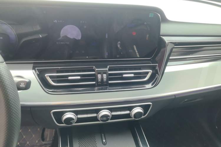 Used Hongqi HS5 2023 2.0T Qixiang Pro Edition
