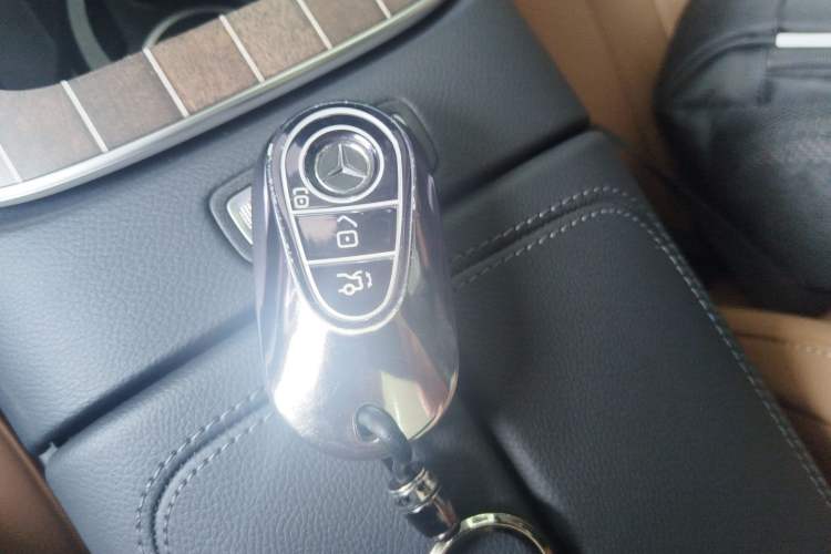 Used Mercedes-Benz E-Class New Energy 2024 E 350 e L Plug-in Hybrid Sedan Vehicle Key