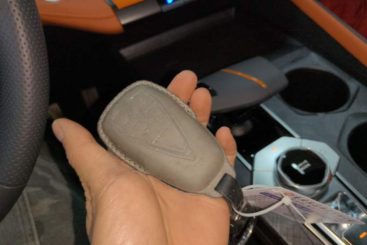 Used CHANGAN UNI-V 2023 2.0T Leading-Speed Edition
