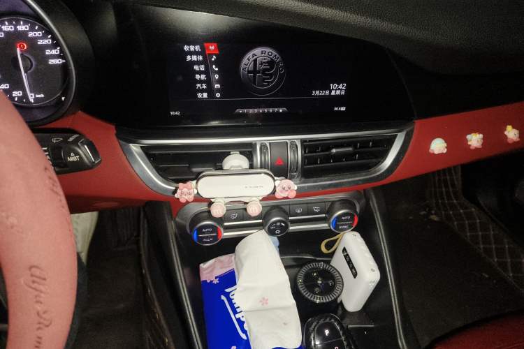 Used Alfa Romeo Giulia 2017 2.0T 200HP Luxury Edition
