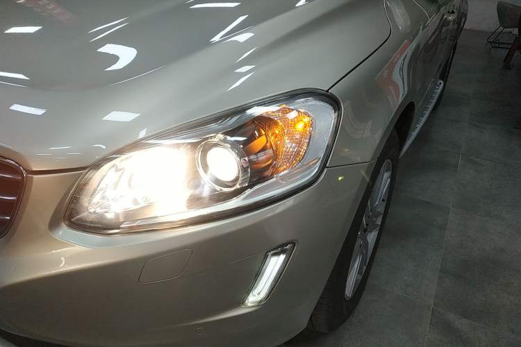 Used Volvo XC60 2017 T5 AWD Smart Upgrade Edition
