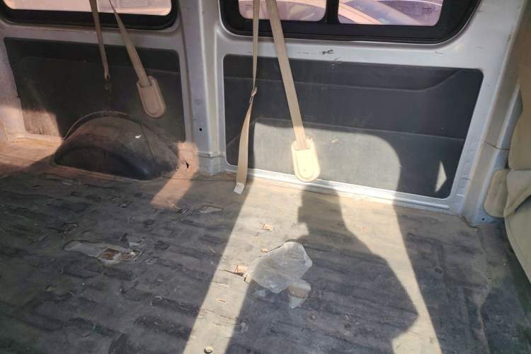 Used CHANGAN KAICHENG Ruixing M90 2018 2.0L Value-Added High-Roof Double-Door 6-Seater 4G94S Left Rear Seat