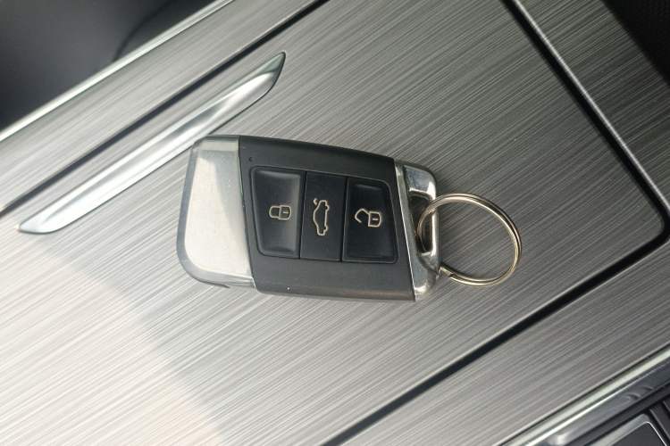 Used Roewe RX5 2020 PLUS 300TGI Automatic Ali National Trend Flagship Edition
