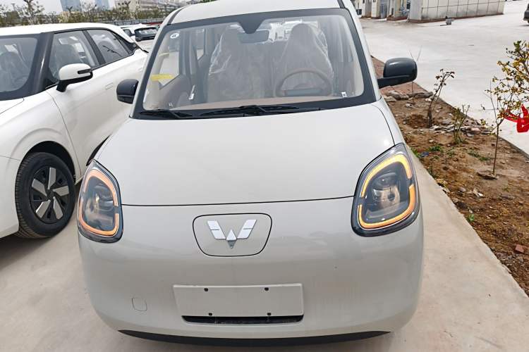 Used Wuling Hongguang MINIEV 2025 Four-Door Version Advanced Edition Front