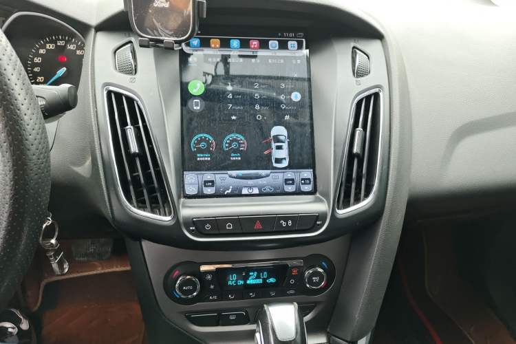 Used Ford Focus 2012 Sedan 1.6L Automatic Fashion Edition
