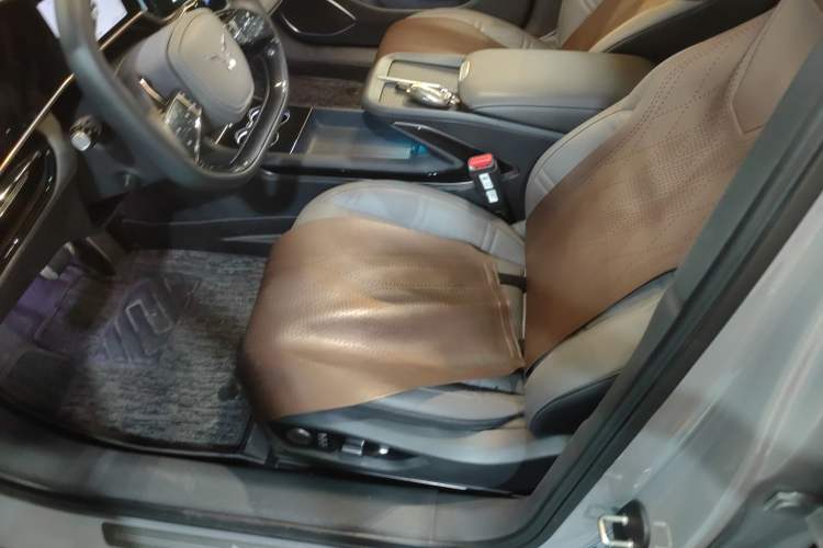 Used Hongqi EH7 2024 760 Pro+ Four-Wheel Drive Version Left Front Seat